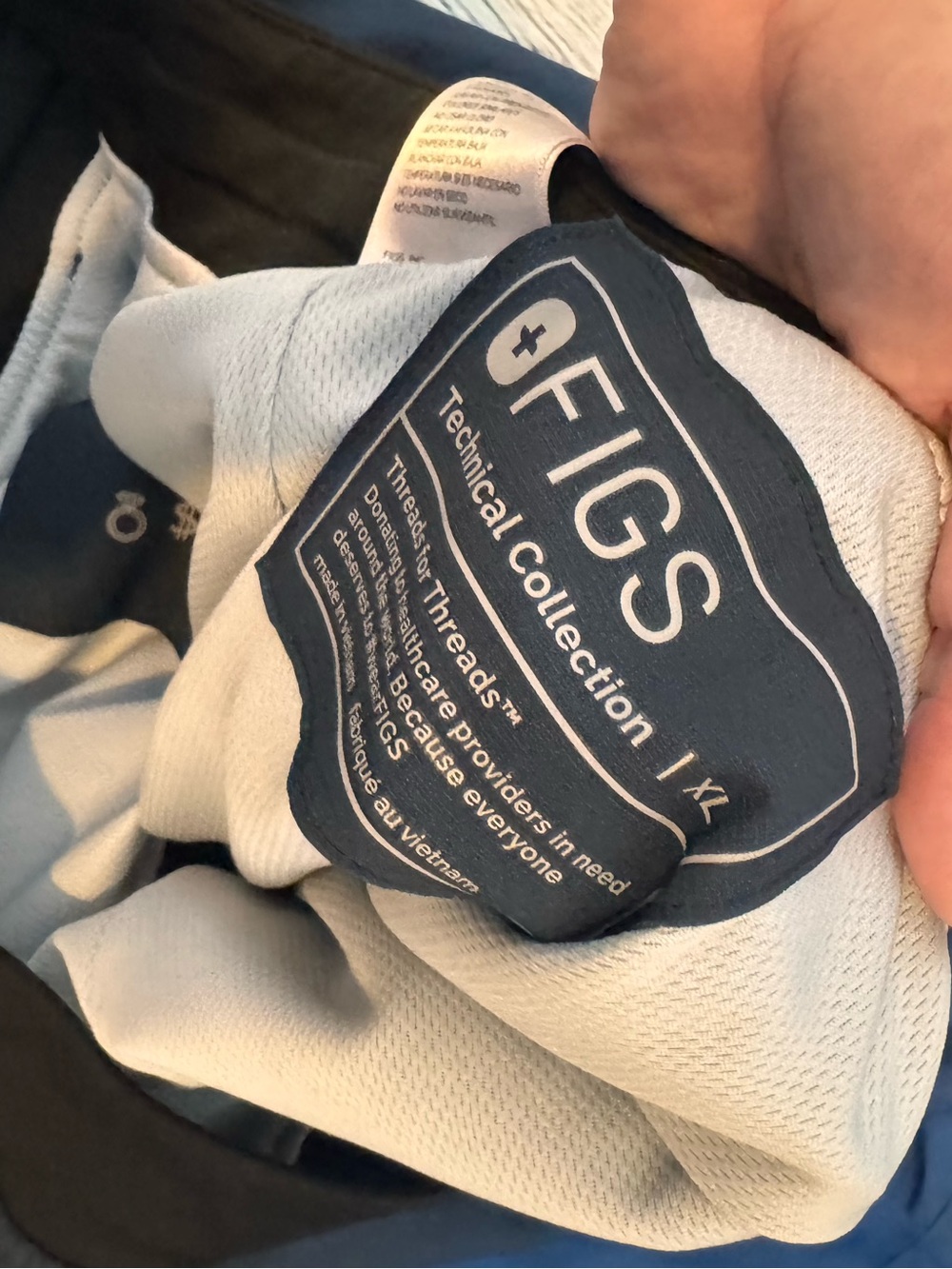 FIGs Blue Gradient Scrub Set - Picture 4 of 7